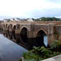 Le pont Vella fut édifié par les romains au Ier siècle de notre ère et reconstruit au XIIe siècle. Plusieurs fois remanié, il ne subsiste de l'époque romaine que les fondations.